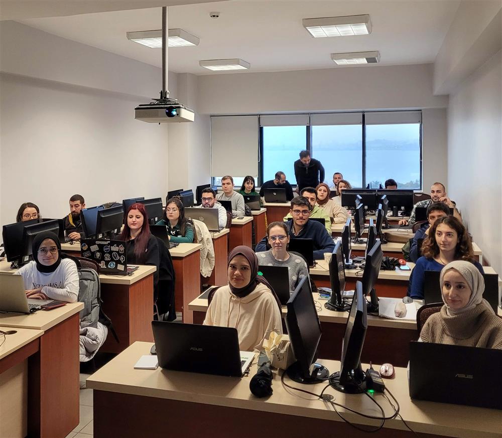 İş Arayan Üyelerimize Yönelik STA4CAD Kursumuz Başladı afişi